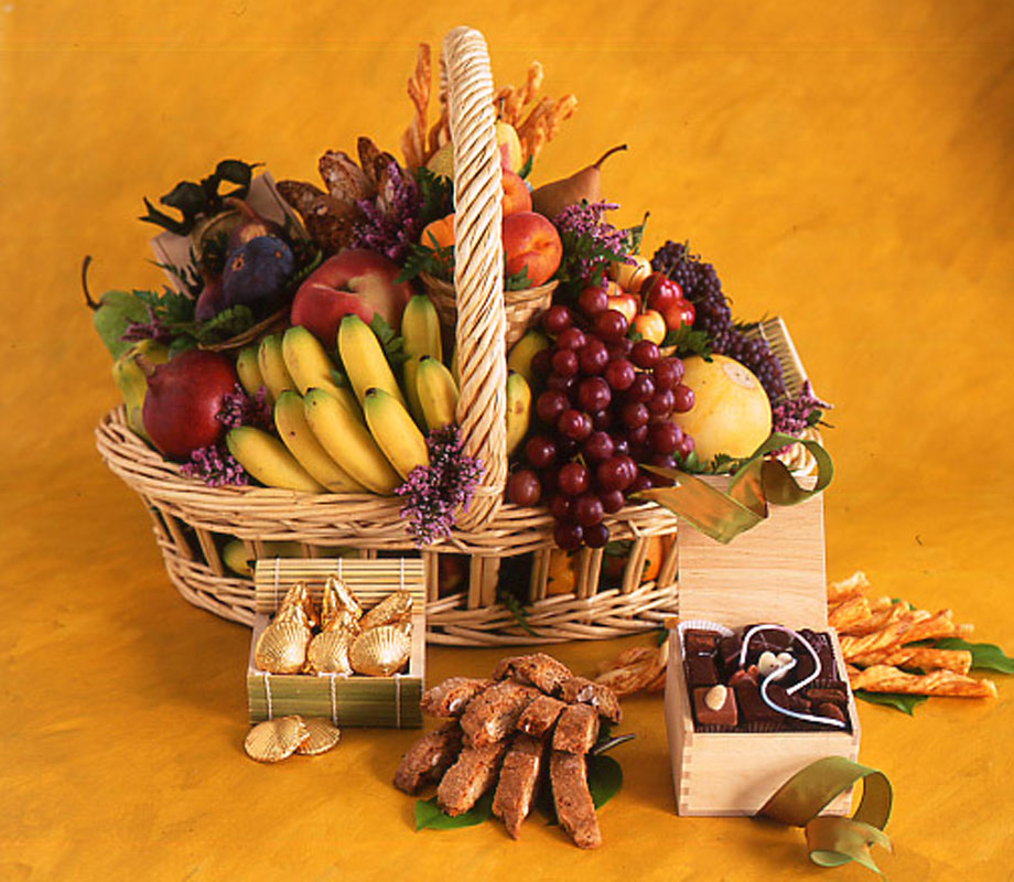 Large Fruit & Chocolate Basket