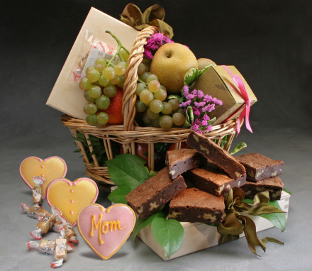 Best Mom Basket with Brownie Box (NYC Only)