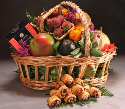 Gramercy Kosher Fruit Basket